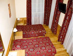 Classic twin with city view, private facilities, and breakfast